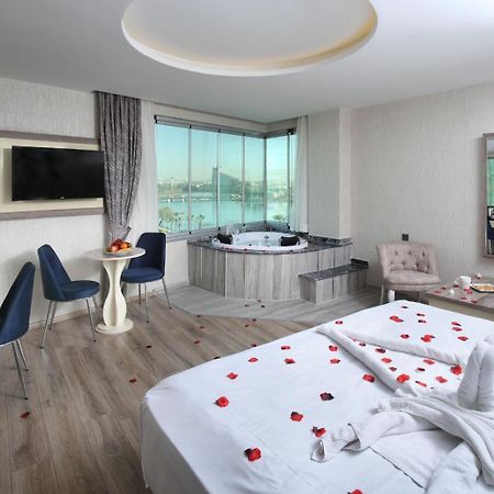 Adana Taskoeprue Hotel Eksteriør bilde