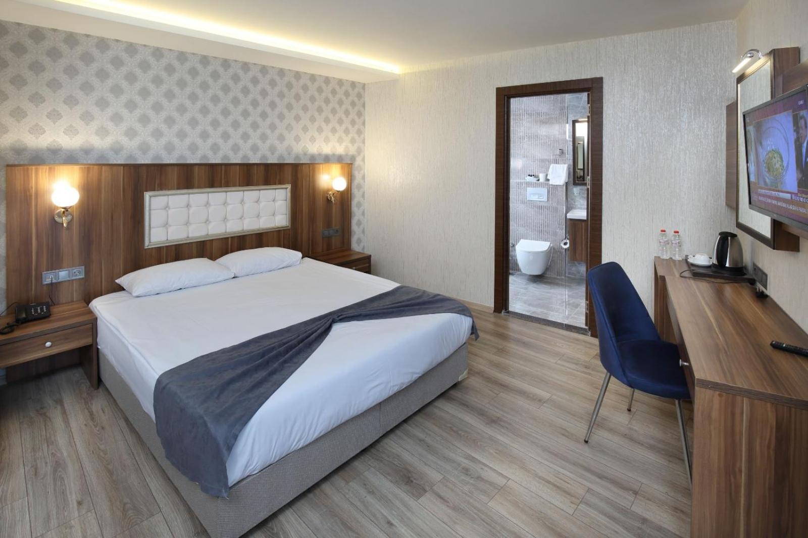 Adana Taskoeprue Hotel Eksteriør bilde