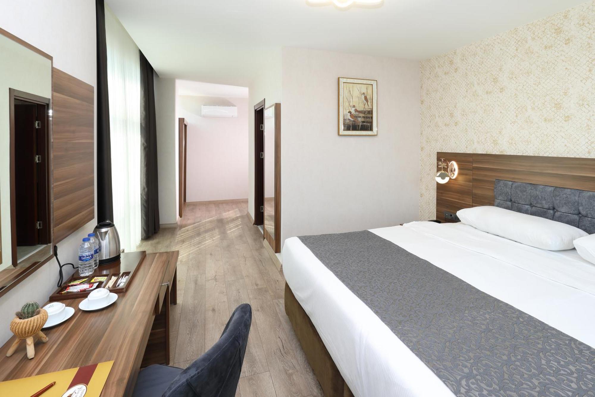Adana Taskoeprue Hotel Eksteriør bilde